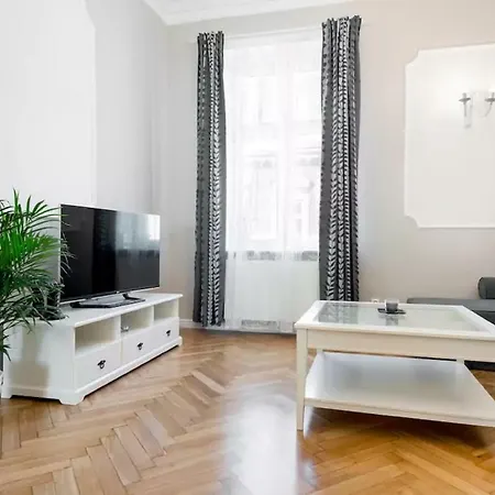 Daire Zwierzyniecka Old Town By Otium Krakow