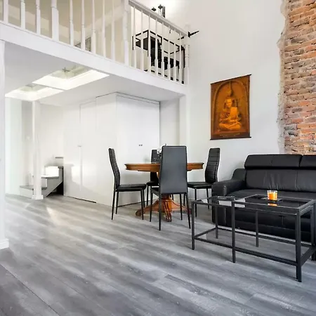 Zwierzyniecka Old Town By Otium