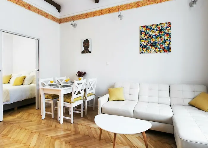 Zwierzyniecka Old Town By Otium *