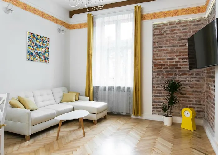 Zwierzyniecka Old Town By Otium