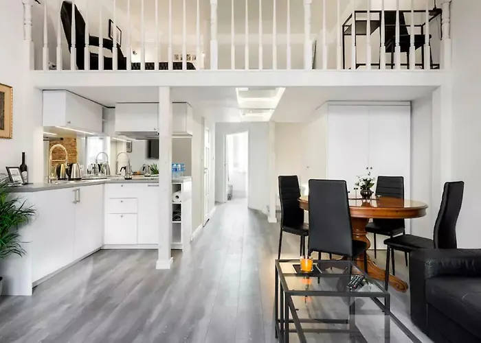 Zwierzyniecka Old Town By Otium