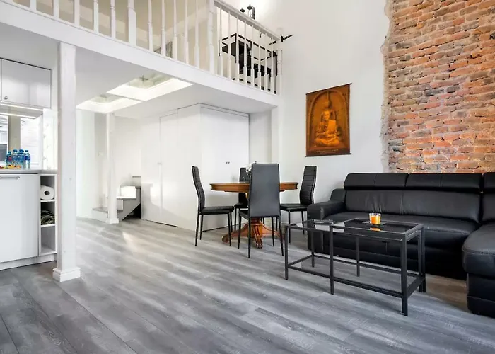 Zwierzyniecka Old Town By Otium